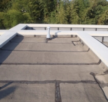 塗装するだけで工場・倉庫・店舗の屋上・屋根の劣化や雨漏りを修理する防水工事シームレス工法が施工可能な陸屋根