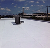 暑さ対策・省エネ対策になる遮熱塗料ミラクールを塗装した工場・倉庫・店舗の陸屋根