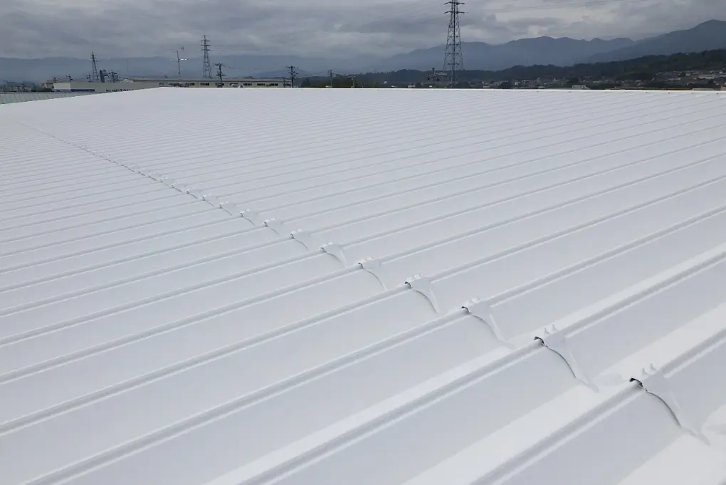 遮熱塗料で冷房コストもCO₂も削減